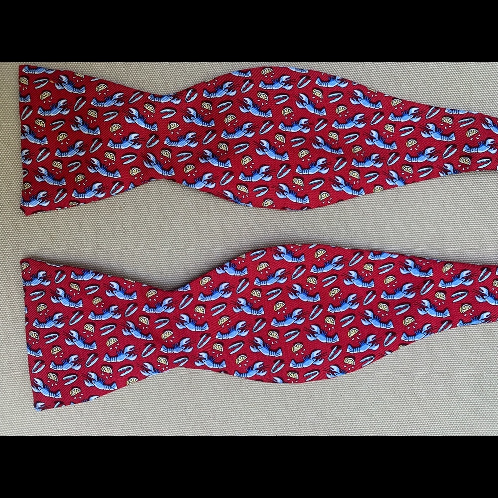 NWT Vineyard Vines lobster bow tie. Never worn